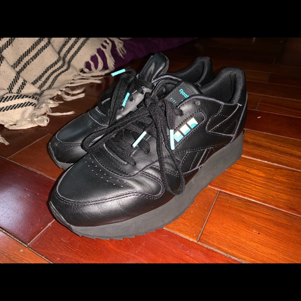 Reebok Sneakers